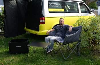 Grundausstattung, Campingstuhl, Campingtisch, Strom